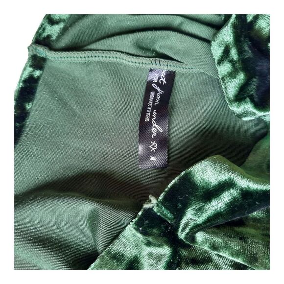 Urban Outfitters Green Velvet Bra - Picture 2 of 3